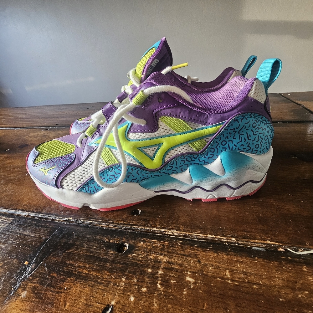 Mizuno Low Top Wave Rider